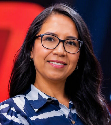 Yessenia Mazza G., Gerente Administrativa